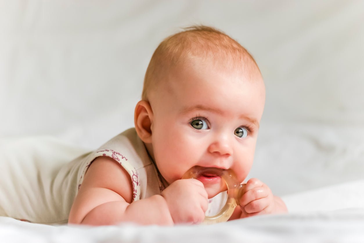 Baby Theething: A guide for you! - Baby Jolie Paris