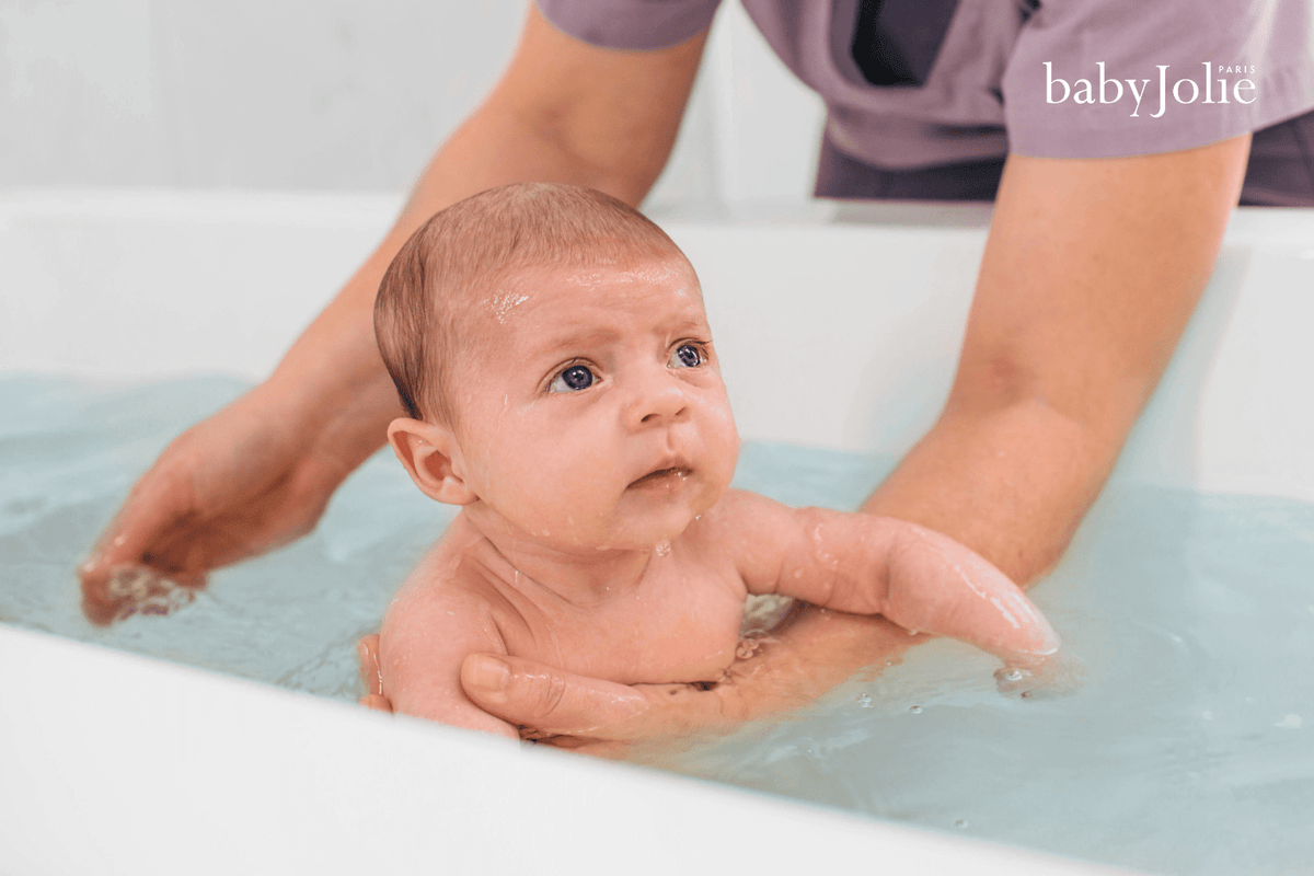 Caring for Your Newborn: Essential Bath Time Tips with Baby Jolie - Baby Jolie Paris